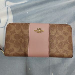Coach wallet pink